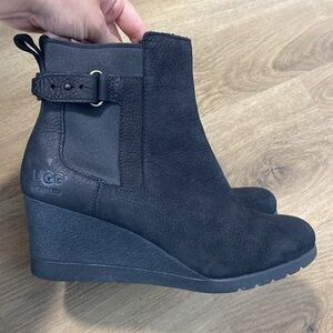 UGG Indra Leather Black Wedge Ankle Boots size 8